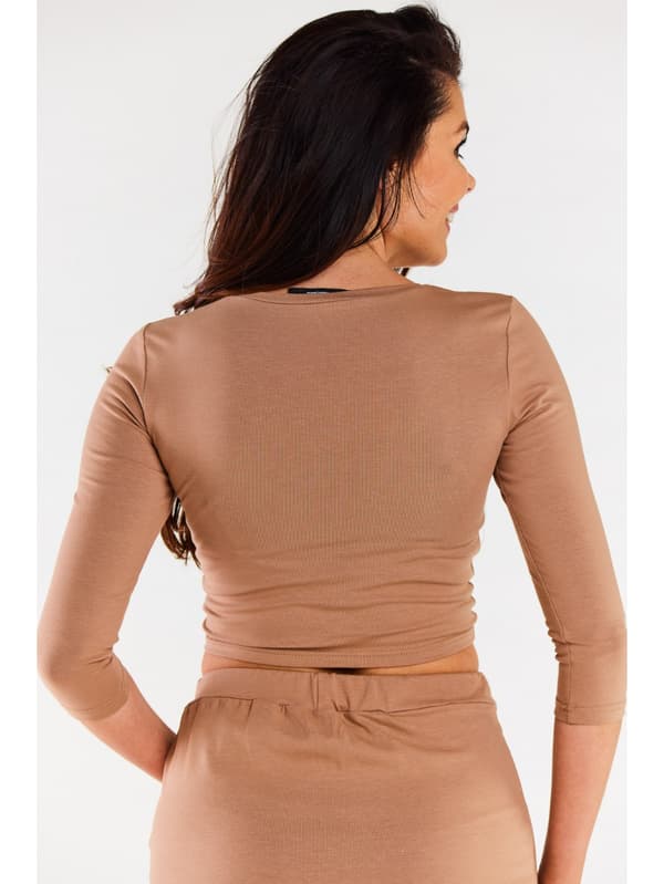 Tætsiddende bluse med ¾ ærmer og V-hals, beige M