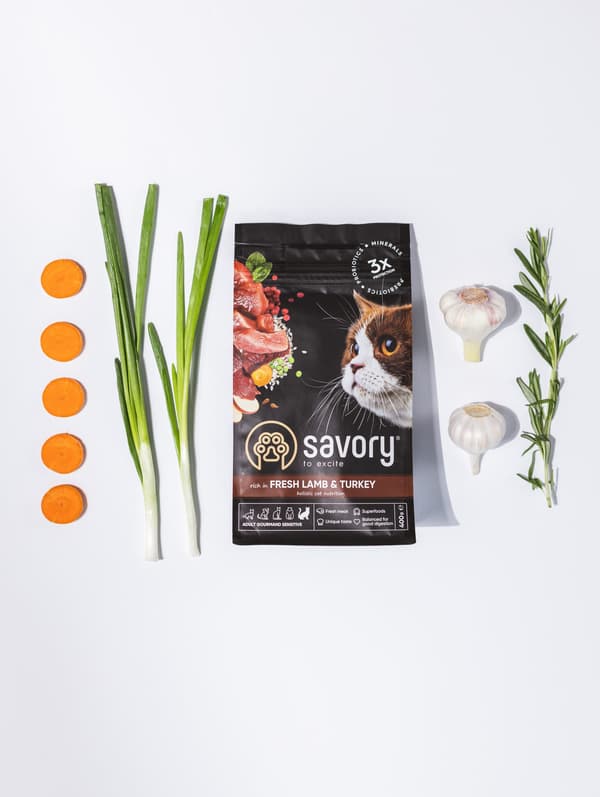 Savory Premium tørfoder til voksne katte, lam og kalkun, sensitivt 2 kg