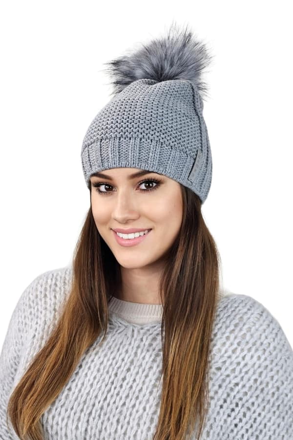 FIONA vintermössa i fleece med pompom, grå, dam