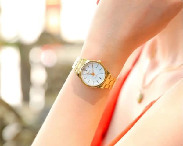 Casio Naisten Kello LTP-V005G-7B + Laatikko