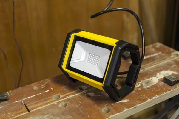 EPTA LED 24W 5000K bærbar projektør