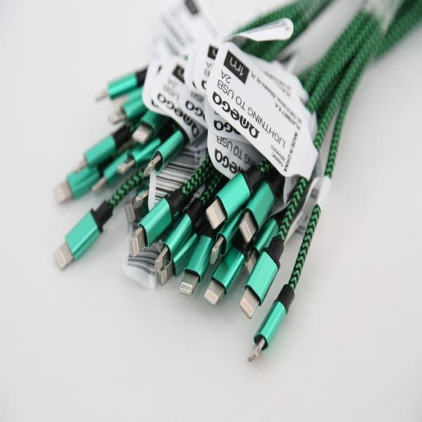 OMEGA LIGHTNING TIL USB STOFFLETKABEL 2A 1M POLYBAG GRØN-SORT [44039]