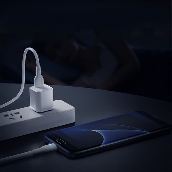 USB-kaapeli LED-merkkivalolla - micro USB 2.4A 2m valkoinen