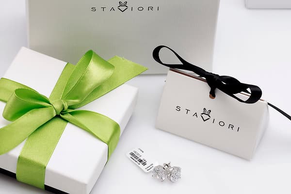 Sølvøreringe med runde zirkoner 10 mm