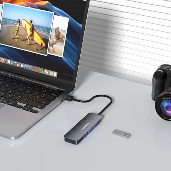 4x USB-A hub-splitter med aluminiumbrytare - grå