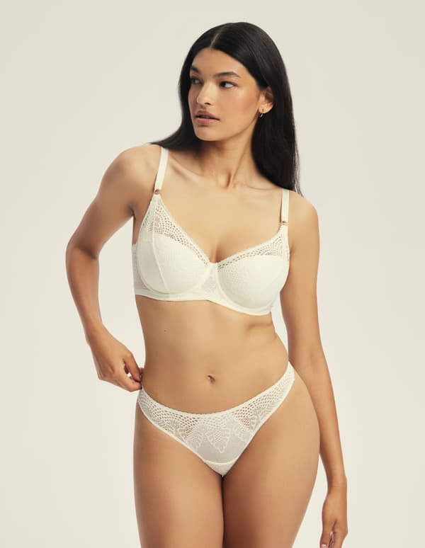 Marvel Esotiq Thong Trusser | Cremefarvet S