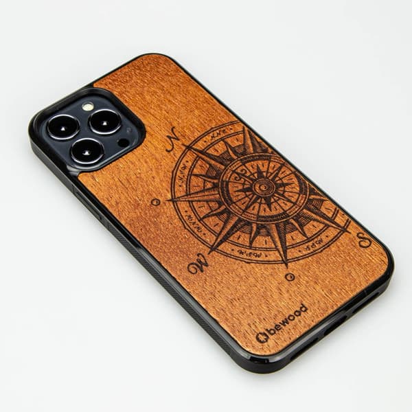 Træcover til iPhone 13 Pro Max TRAVELER MERBAU