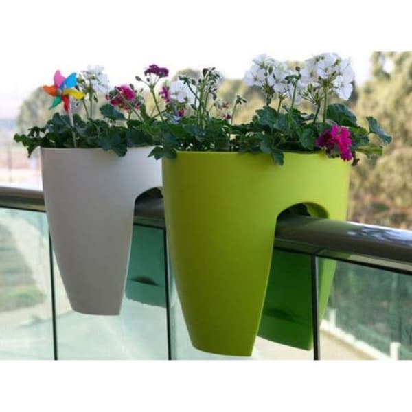 Goliat Classic Beige Plastbalustrad Blomkruka
