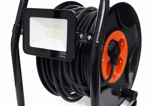 30M förlängningskabelvinda + LED KD4037