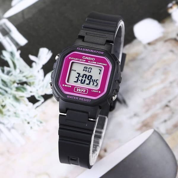 Lasten kello CASIO LA-20WH-4ADF + laatikko