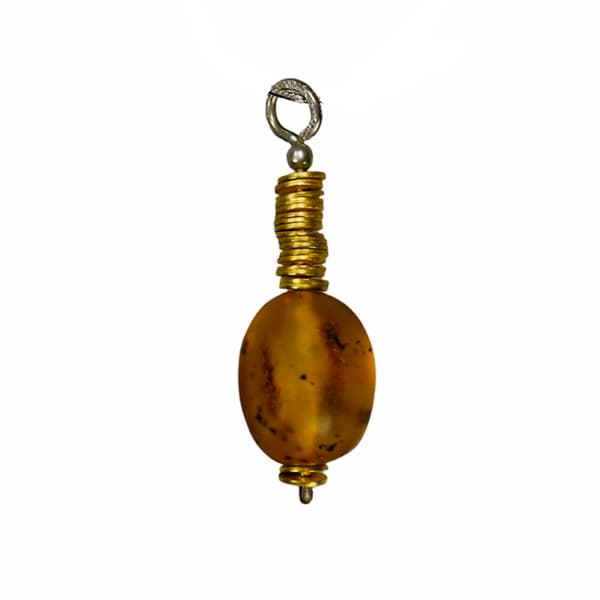 Kevätmalliston kaulakoru - Baltic Amber -kaulakoru