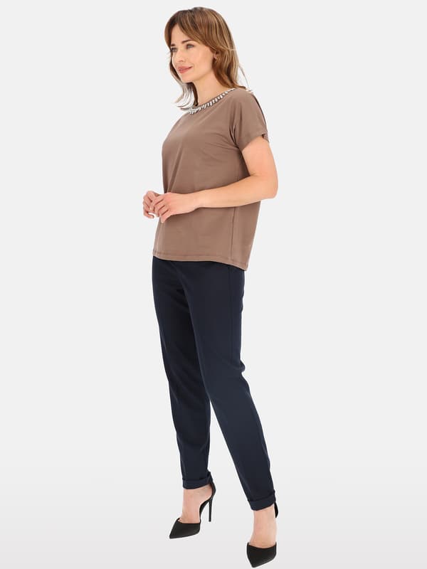 ELEGANT DAMEBLUSE I BOMULD MED HALSKÆDE