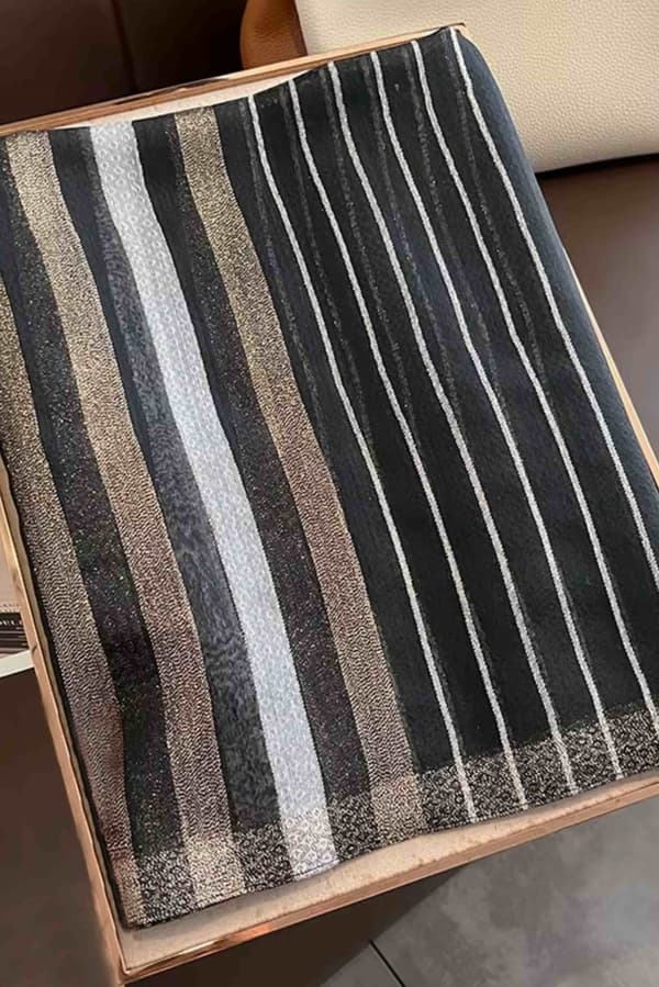 Sortstribet tørklæde - morbærsilke og uld, 180x90 cm