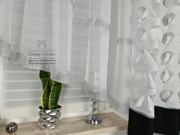 Verho strasseilla 400/150cm