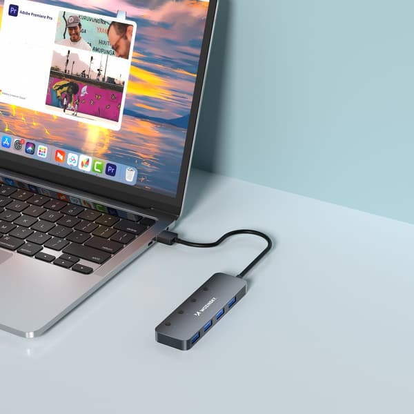 4x USB-A hub-splitter med aluminiumbrytare - grå