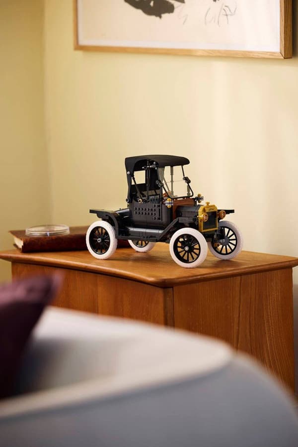 LEGO ICONS 11376 Ford Model T