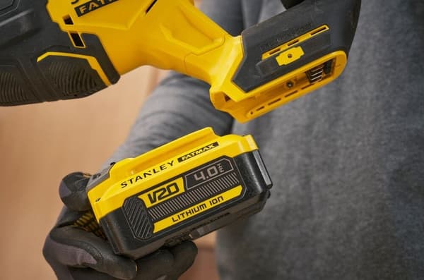 Fatmax 18V SFMCS311B-XJ STANLEY Bajonetsav