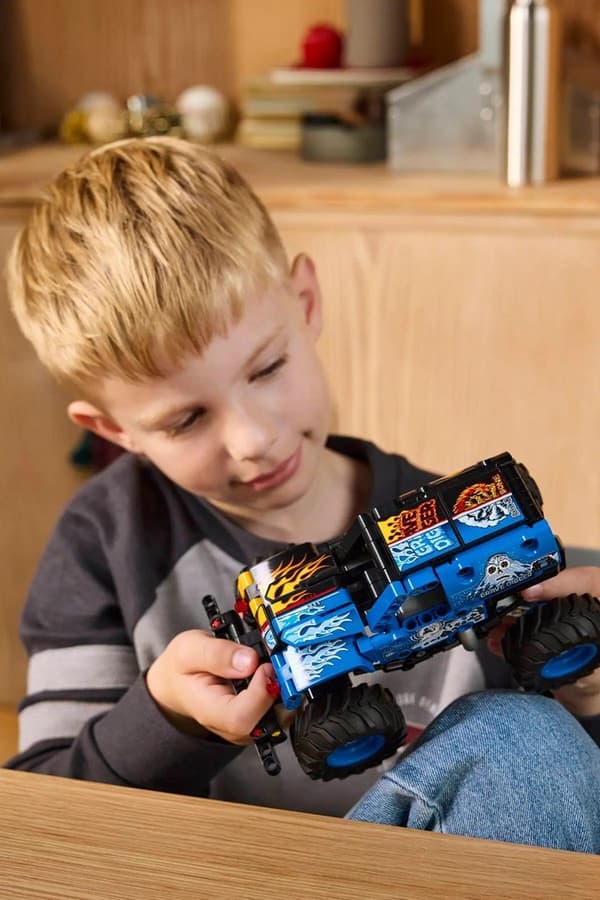 LEGO TECHNIC 42219 Monster Jam Gravgrävare Eld och Is