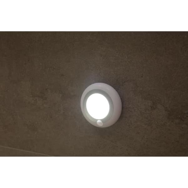 2-pack LED-lampor för omklädningsrum - GAO - 80 lumen. PIR-sensor. AAA-batterier