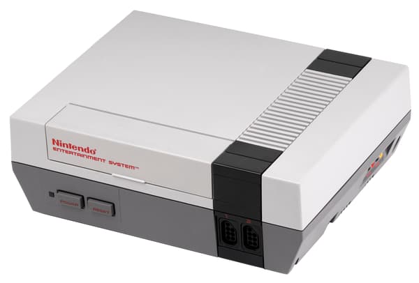 Nintendo 8-bit / NES Original Console incl. 1 Controller (BRUGT VARE)