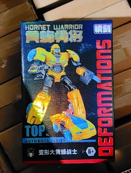 Transformers One Megatank OP Commander Bee Action Figur - Robotlegetøj til samlere