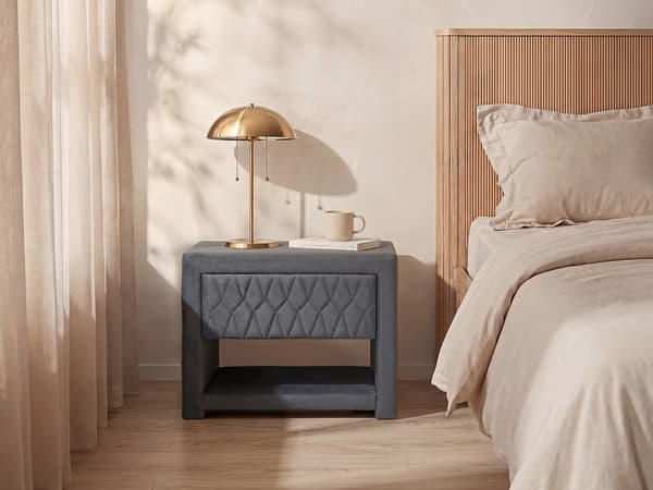 Vente-unique - Set med 2 sängbord - 1 låda och 1 hylla - Sammetstyg - Grå - DANIELE