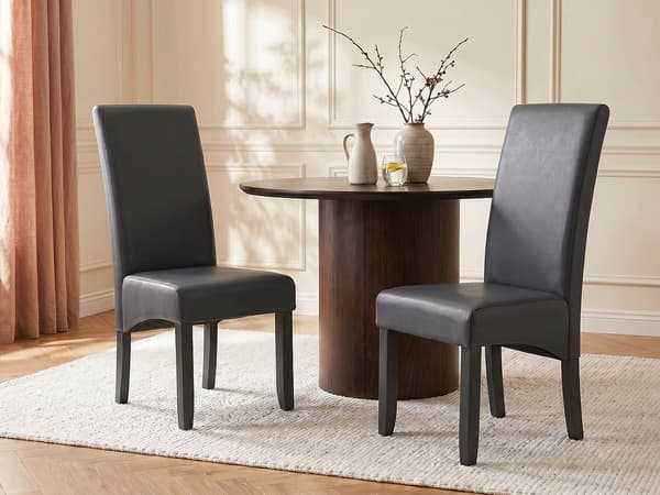 Vente-unique - Set med 2 ROVIGO stolar - Matt grå konstläder - Svarta träben
