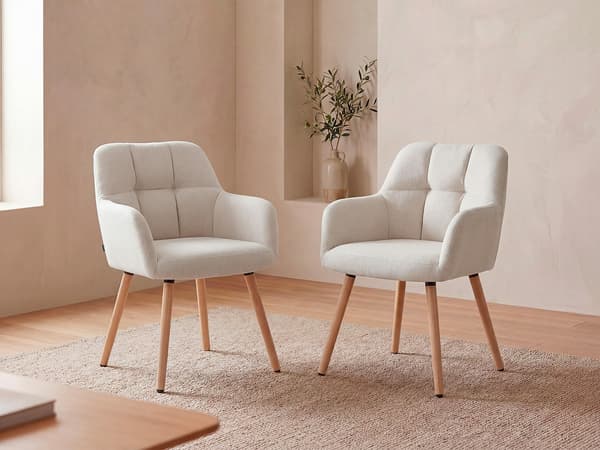 Vente-unique - Set med 6 stolar med armstöd i tyg och bokträ - Beige - PEGA