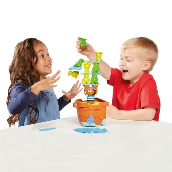 TOMY Hoist 'O' Pirates