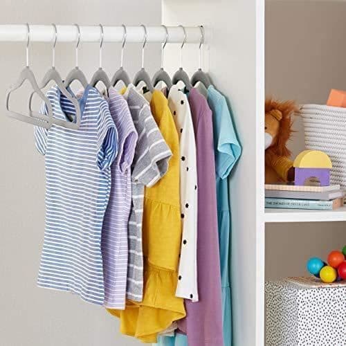 30 stycken barnklädhängare i sammet - Grå | Amazon Basics