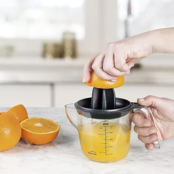 Måttkopp med Lacor citronpress