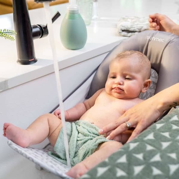 INGENUITY Fällbar badbalja för spädbarn grå