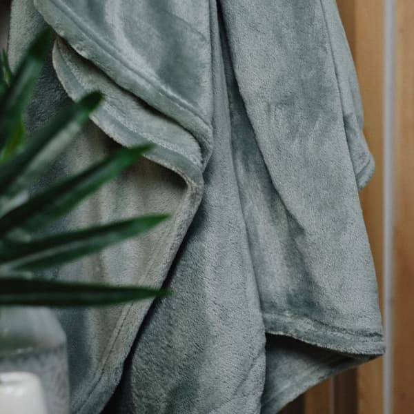 Plaid Doux "Essential" - Grön celadon - 150 x 200 cm