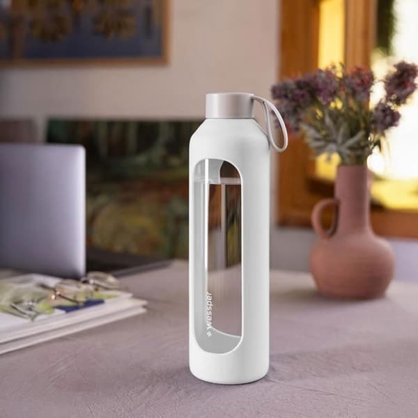 Glasflaska - WESSPER B1 BOROSILICATE - 1000ml - Silikonfodral - vit