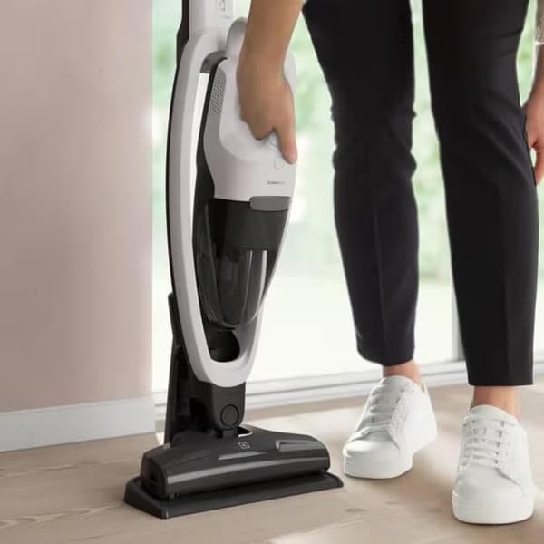 Sladdlös stickdammsugare - ELECTROLUX - 300 ES31CB18SH - Vit