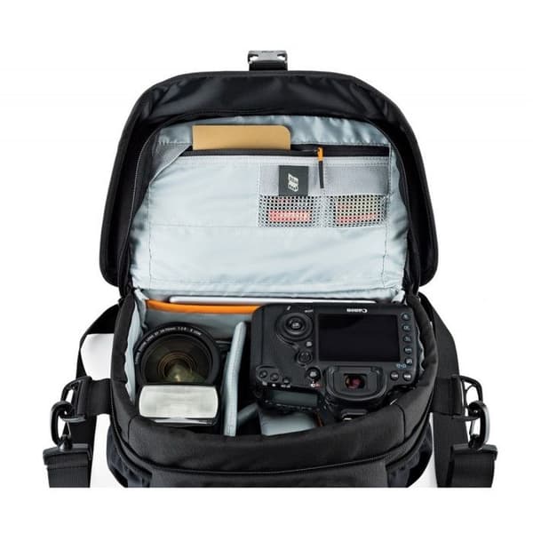 LOWEPRO Axelväska NOVA 180 AW II Svart