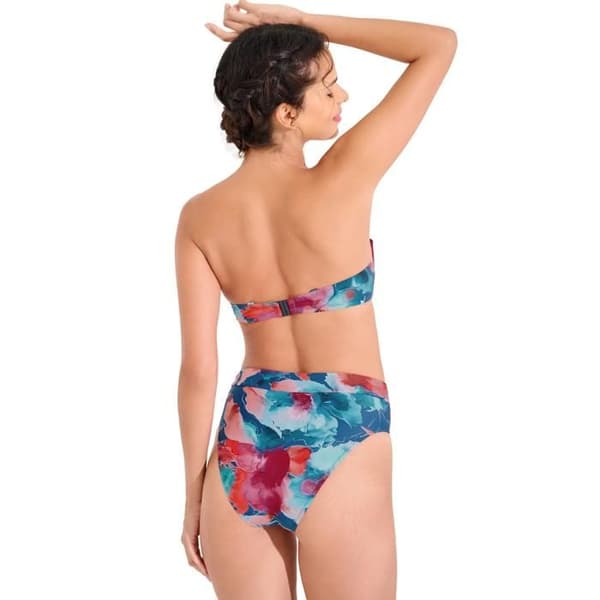 Bikinitopp dam Lisca Roma