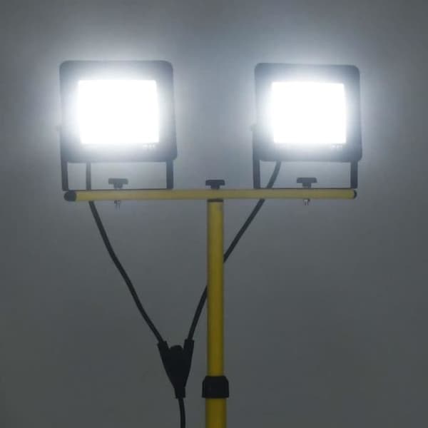 vidaXL LED-projektor med stativ 2x100 W Kallvit