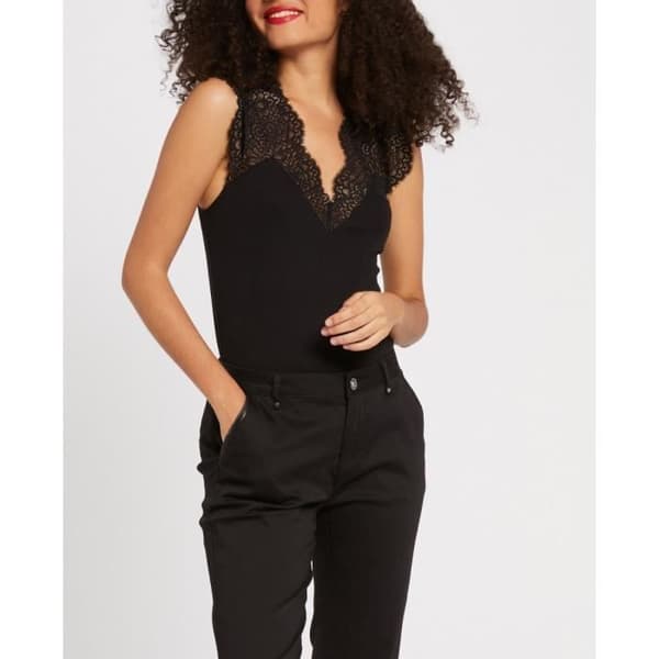 t-shirt med tight passform