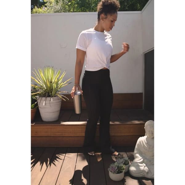 Fabletics Oasis dambyxor med utsvängd ben