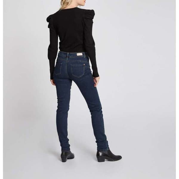 Enfärgad slim jeans