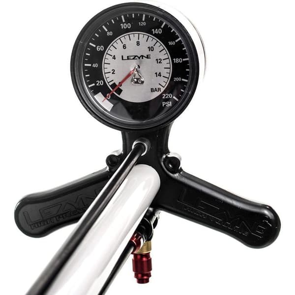 Lezyne Classic golvdrivning golvpump - vit