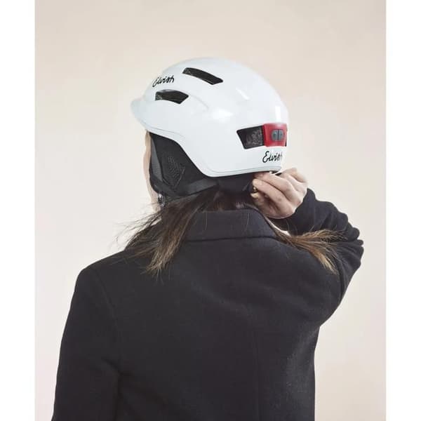 Elviskt Velotaffeur-hjälm