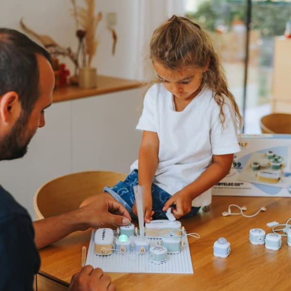 KIDYWOLF KIDYELEC EXPERT – Utbildningsset för Barn inom Elektricitet med 18 Delar & Progressiva Experiment - 8+