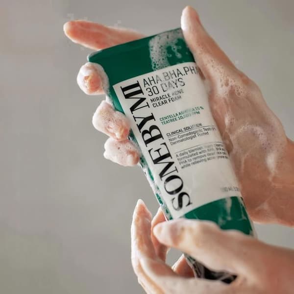 Mousse Rengörande - SOME BY MI - 30 Dagars Mirakel - AHA.BHA.PHA - 100ml - Antiinflammatorisk
