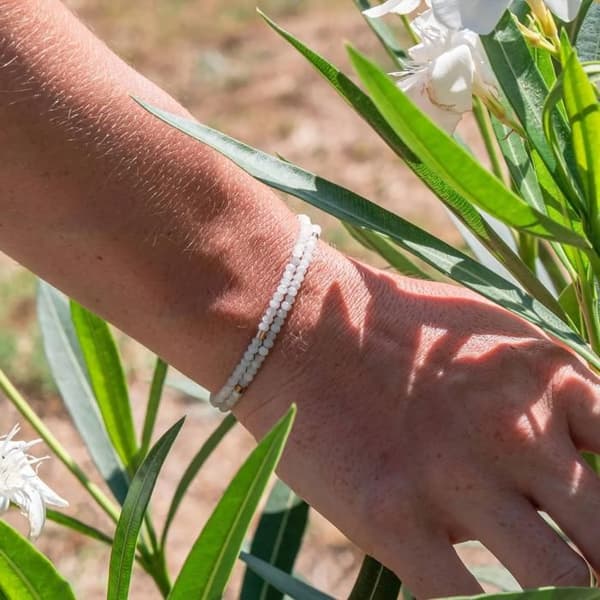 Lumia armband i månsten