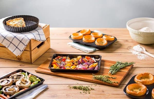 Fyrkantig bakform - TALA - Prestanda - 20 cm - Non-stick beläggning - Robust stål