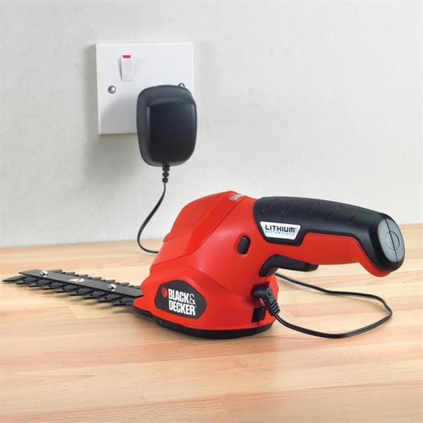 BLACK & DECKER sladdlös häcksax - 3,6 V