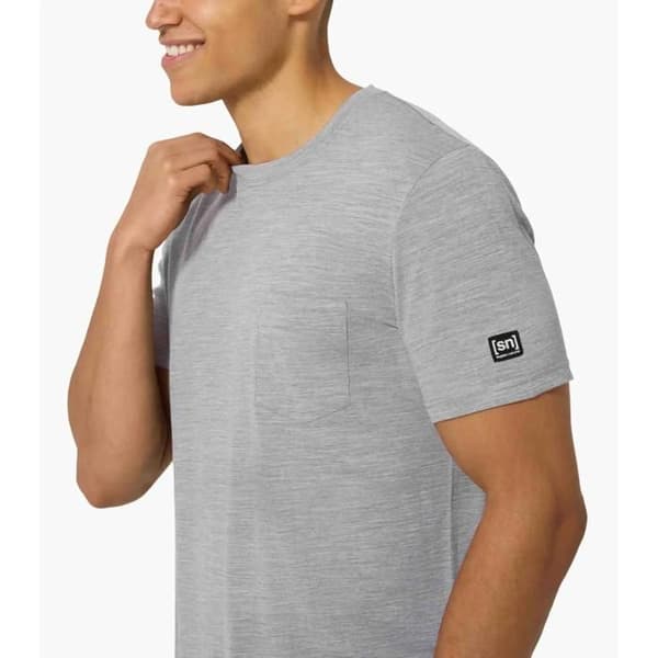 T-shirt super.natural ficka