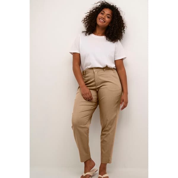 Kvinna 7/8 chinos KAFFE Curve Leana